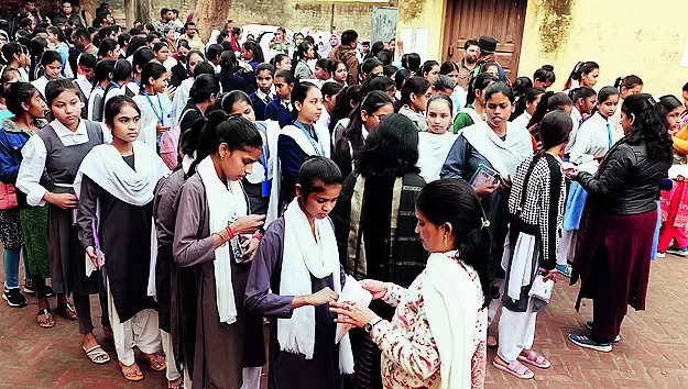 Students given warm welcome at exam centres in Lucknow | Lucknow News – Times of India