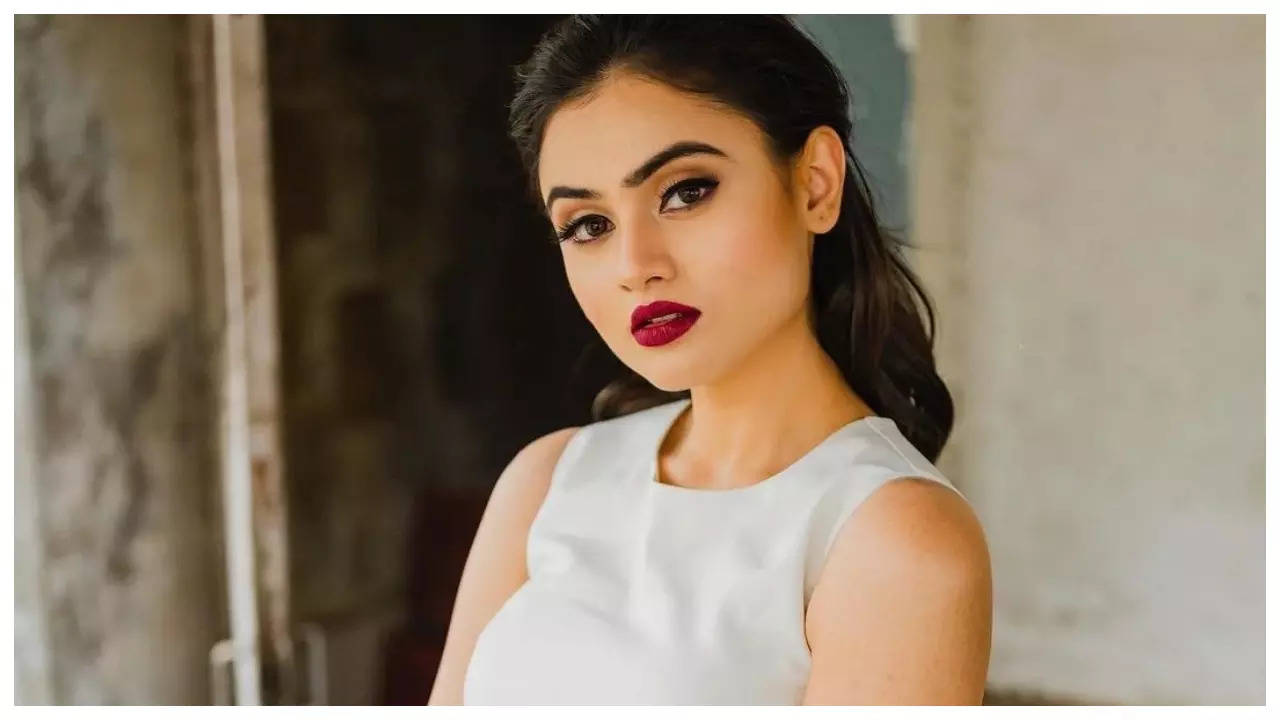 ‘Shaitaan’ fame Janki Bodiwala: From being a dentistry graduate to creating her Gujarati movie debut with the blockbuster ‘Chhello Divas – all you might want to know concerning the actress |