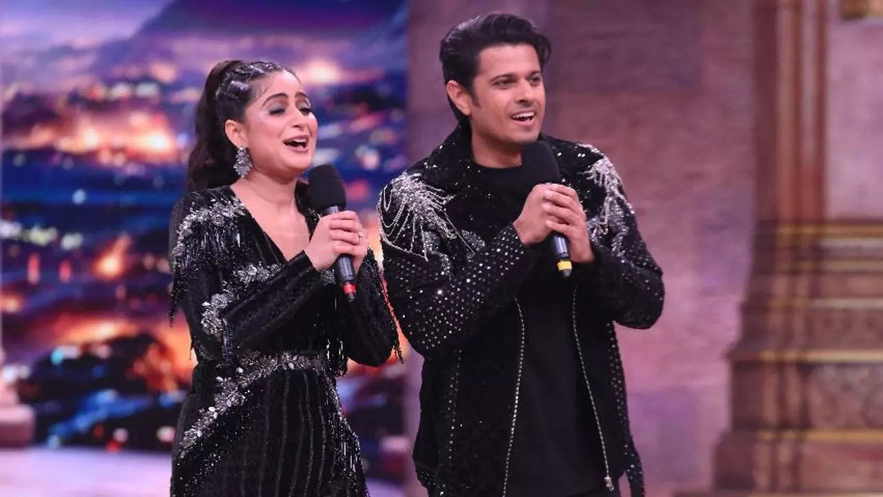 Bigg Boss 17 fame Aishwarya Sharma and Neil Bhatt surprise social media influencer Varsha Kawale by reuniting with her daughter on 'Dance Deewane'