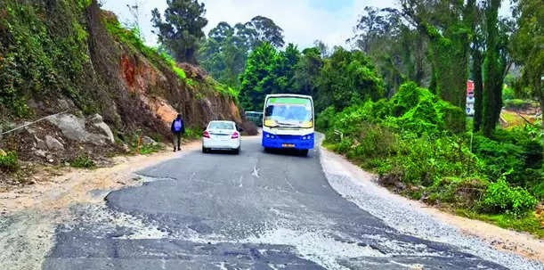 Coonoor-Ooty NH Road in Tatters, Motorists Cry for Attention | Coimbatore News – Times of India