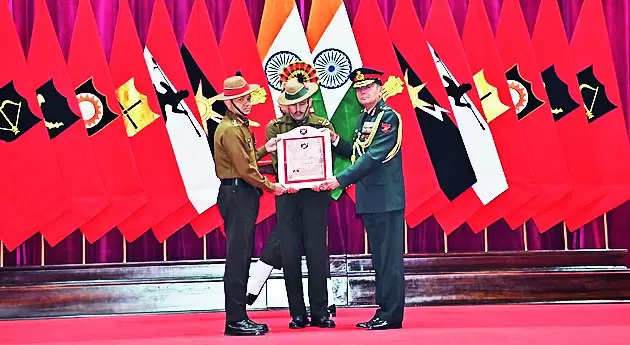 Jaipur Army officer’s wife receives Sena medal for her late husband | Jaipur News – Times of India