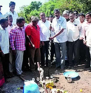 Minister Jarkiholi launches repair work on Belagavi-Goa road | Hubballi News – Times of India