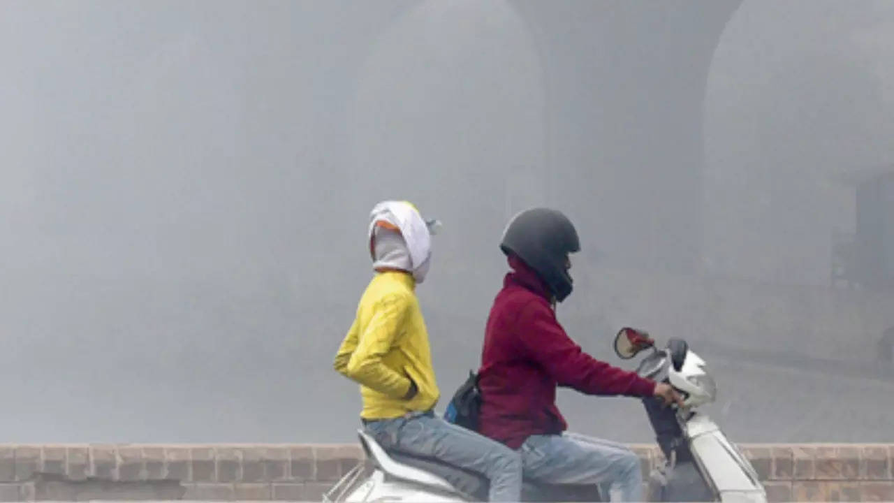 Delhi Records Minimum Temperature of 8.3 Degrees Celsius, Rain Likely During Day | Delhi News – Times of India