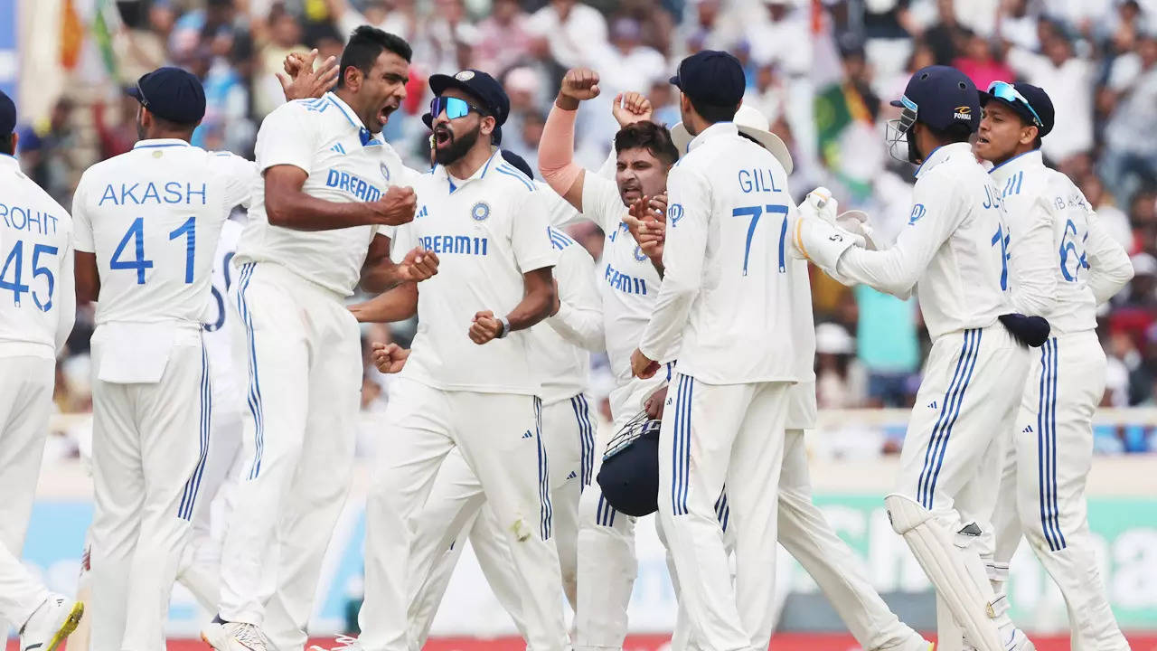 4th Test: India sniff series victory after Ashwin, Kuldeep rout England
