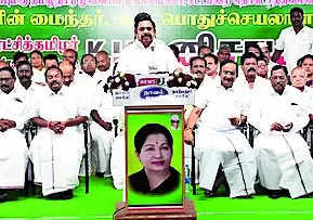 EPS accuses Stalin and DMK of turning a blind eye to drug smuggling in Tamil Nadu | Coimbatore News – Times of India