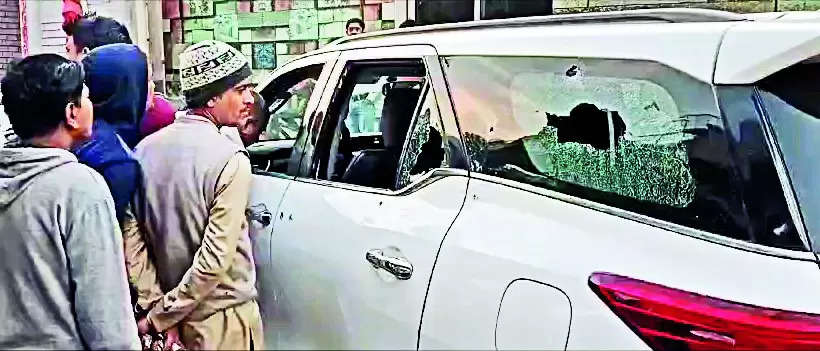 Hry INLD prez Nafe Singh Rathee shot dead in moving SUV | Chandigarh News – Times of India