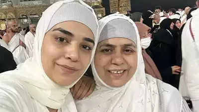 Anjum Faikh pens down a gratitude note as she performs umrah with her mom in Medina; see post