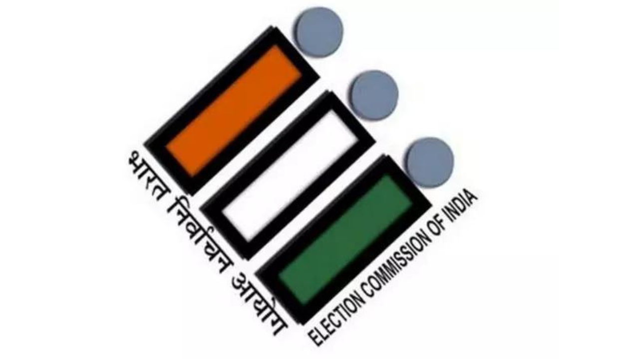 TMC MPs raise issue of deactivated Aadhaar with ECI | Kolkata News – Times of India