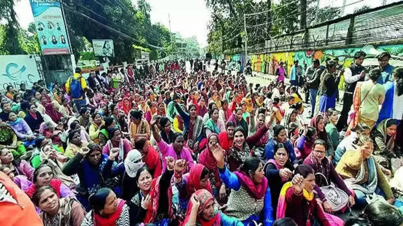 Anganwadi workers’ retirement benefits reinstated after years | Mumbai News – Times of India