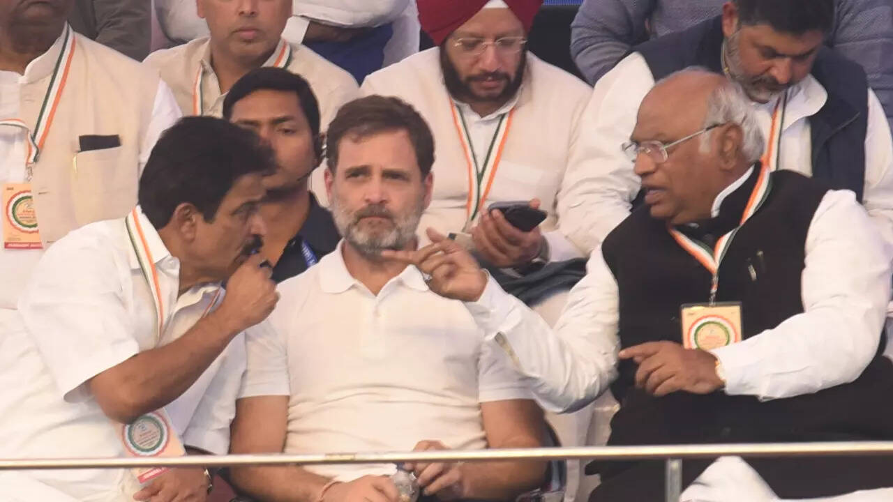 Yet another Congress govt plunges into crisis 