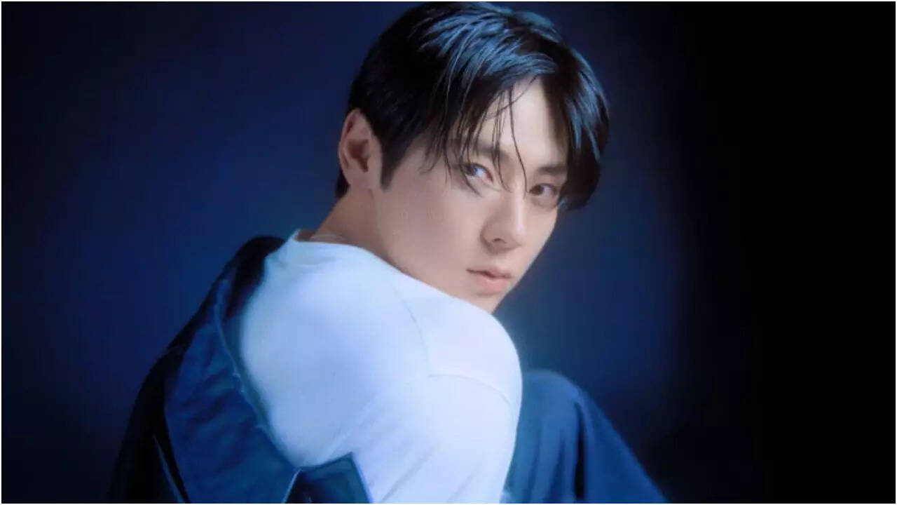 Hwang Min-hyun to enlist on March 21