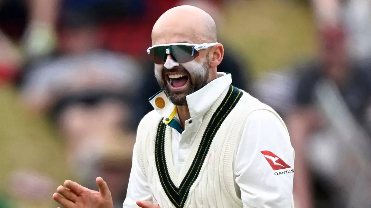 Cummins backs Lyon to play Test cricket till 2027