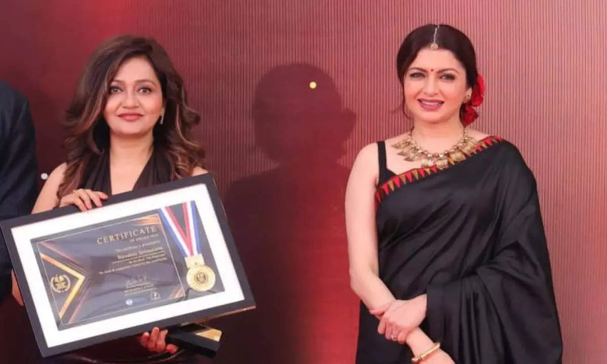 Actress Raushni Srivastava gets felicitated by Bhagyashree on her book 'My Heart Out'; says 'My each success is dedicated to my dad'