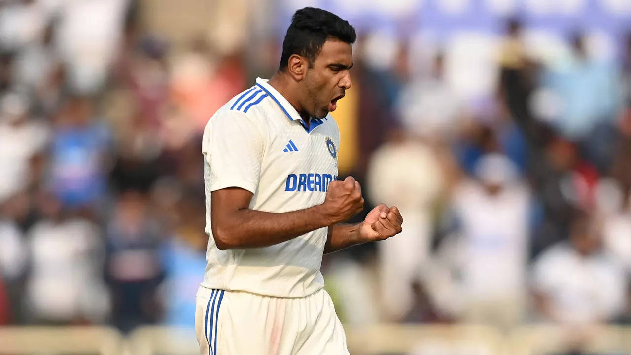 R Ashwin may displace Anil Kumble from top of this list