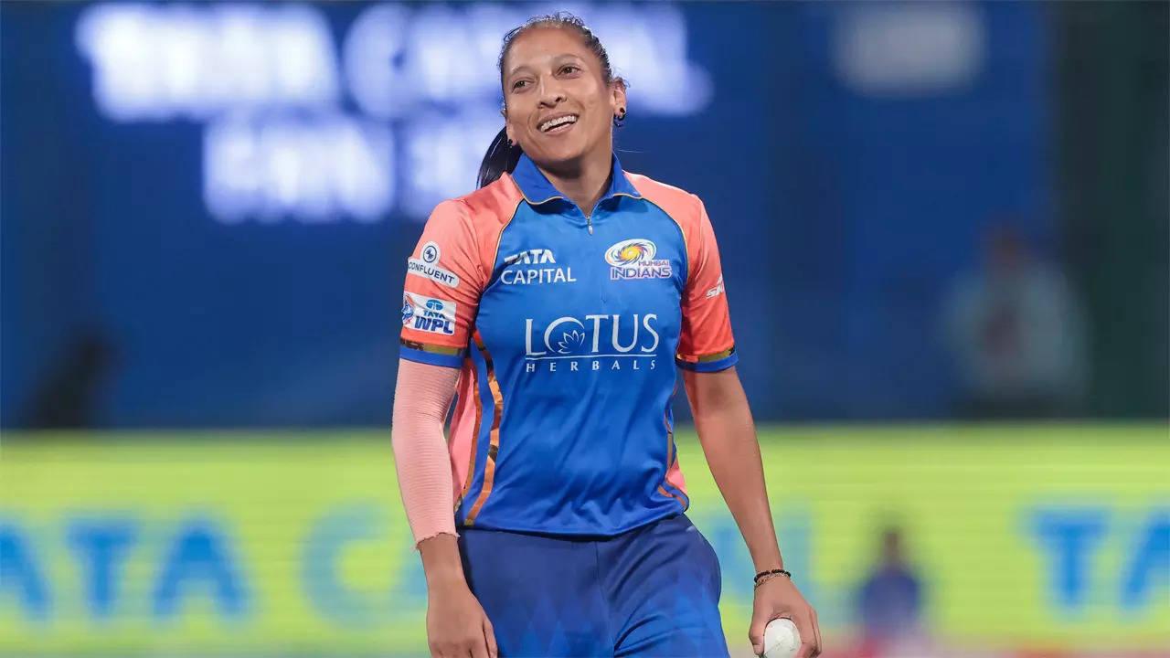Shabnim Ismail bowls the fastest delivery in women's cricket