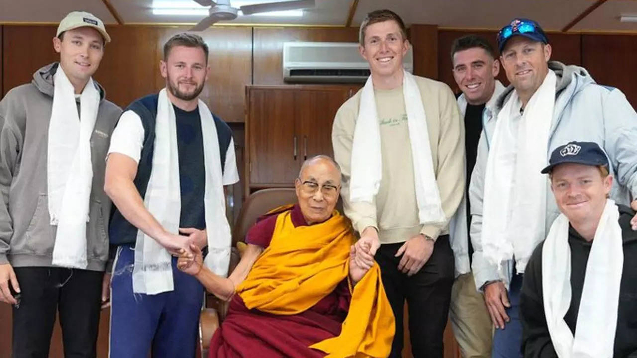 England players meet Dalai Lama ahead of Dharamsala Test