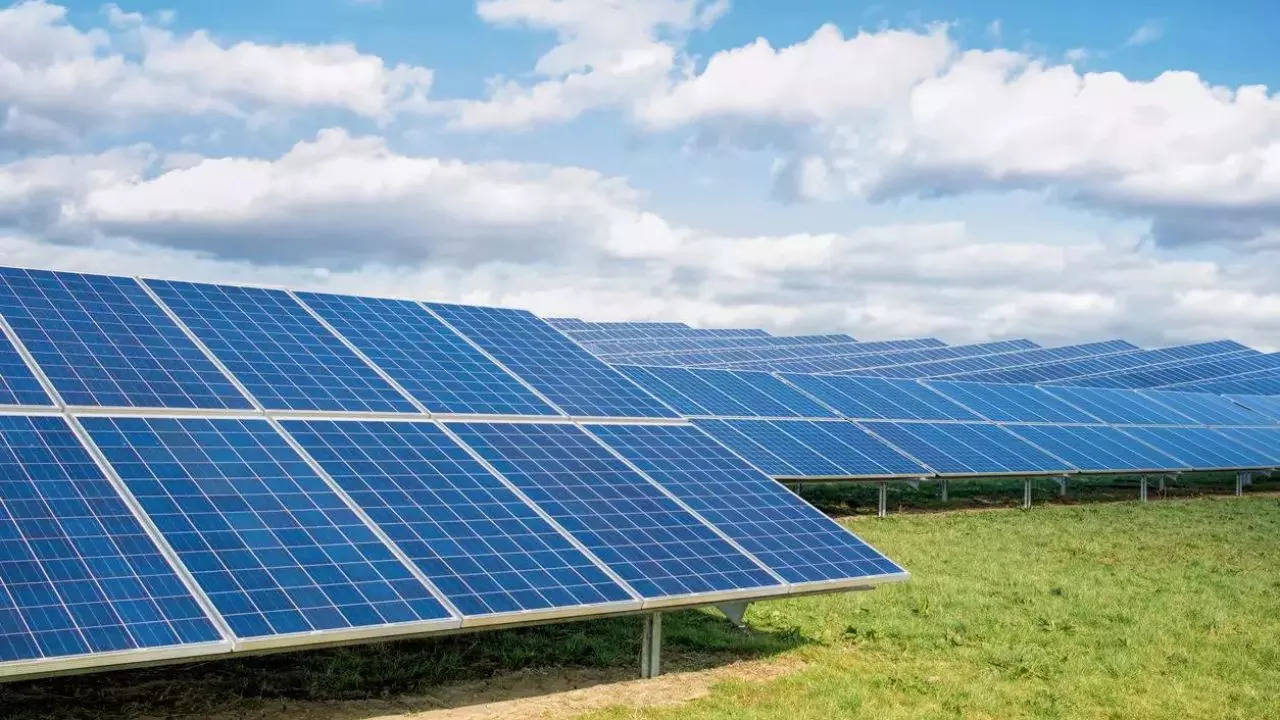 Open access solar capacity addition at record 3.2 GW in 2023: Report