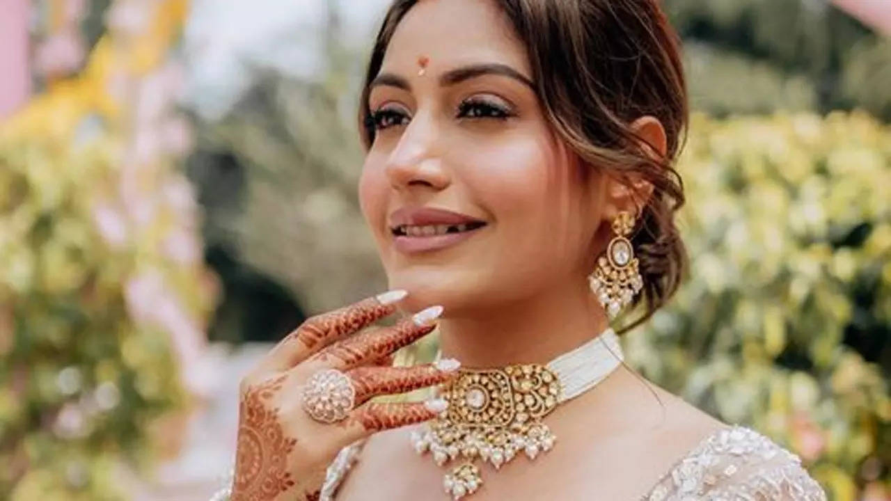 Surbhi Chandna shares photos from her chooda ceremony; reveals why she avoided making an eye contact with her parents