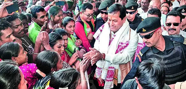 Sonowal gets rousing welcome in Dibrugarh