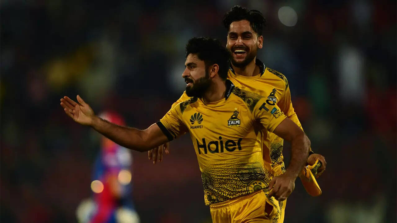 Peshawar Zalmi clinch thrilling victory over Karachi Kings in PSL nailbiter