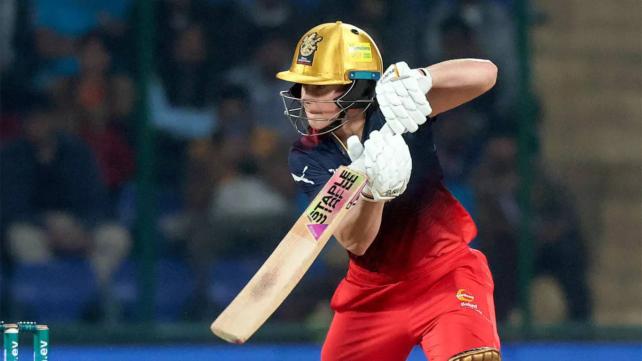 WPL Live: RCB win toss, opt to bowl against Mumbai Indians