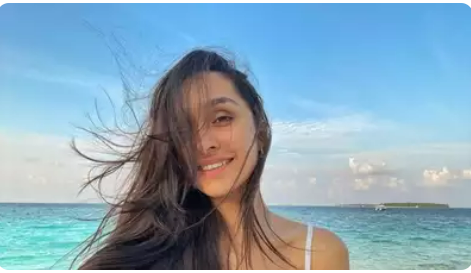 Shraddha Kapoor ditches the same old to BINGE on THIS on her Goa vacay: video inside | Hindi Film Information
