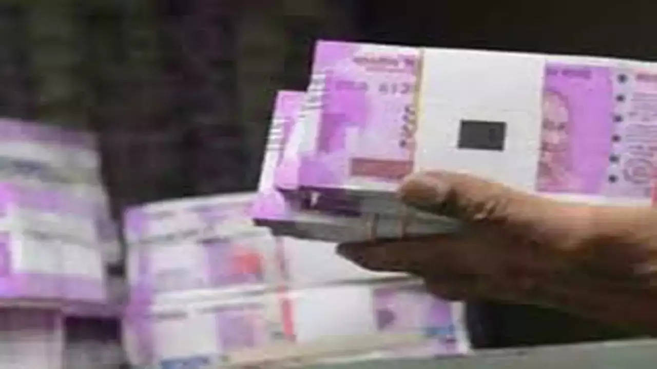 7 lakh unaccounted money seized by flying squads