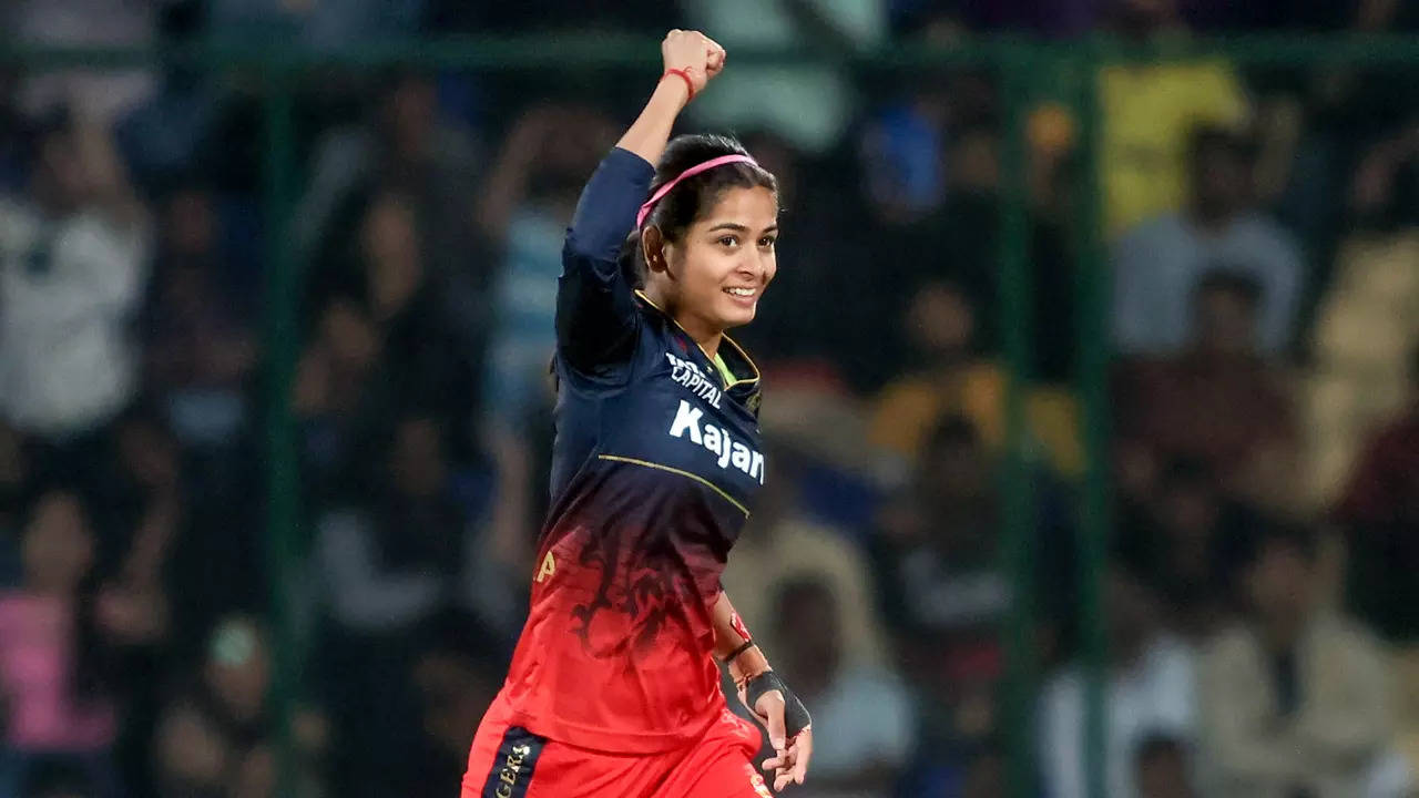 Ee Sala Cup Naamdu: RCB Spinners Mow Down Delhi Capitals as WPL