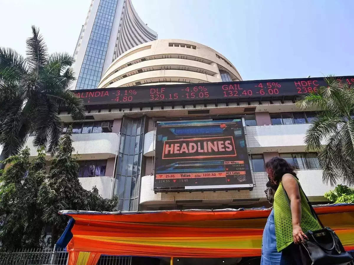 D-Street: Sensex plunges more than 400 points, Nifty at 21,903