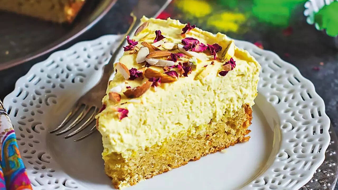 Thandai mousse cake (Pic: @carveyourcraving)