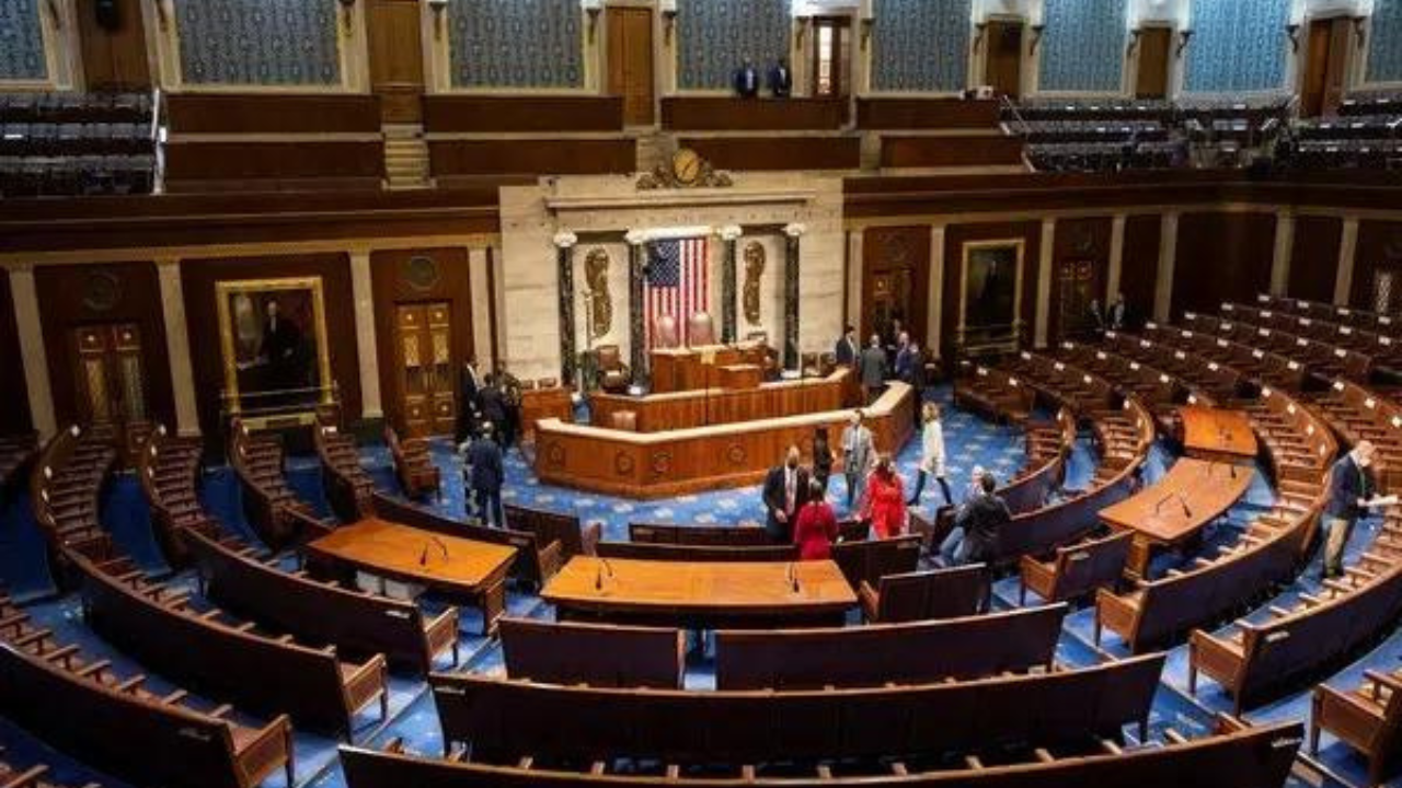 House approves $1.2 trillion package of spending bills before shutdown deadline, Senate up next