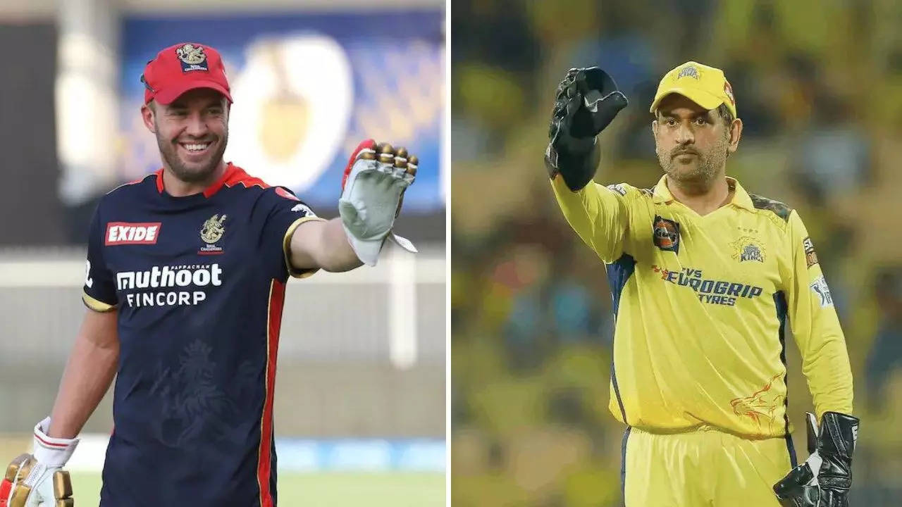 ABD points out Dhoni’s 'huge mistake' in leaving CSK captaincy