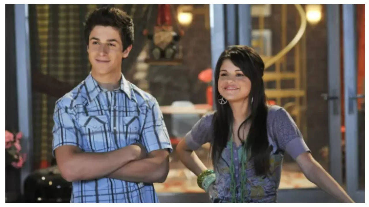 Selena Gomez: Wizards of Waverly Place sequel unveils first look with Selena Gomez and David Henrie main the way in which!