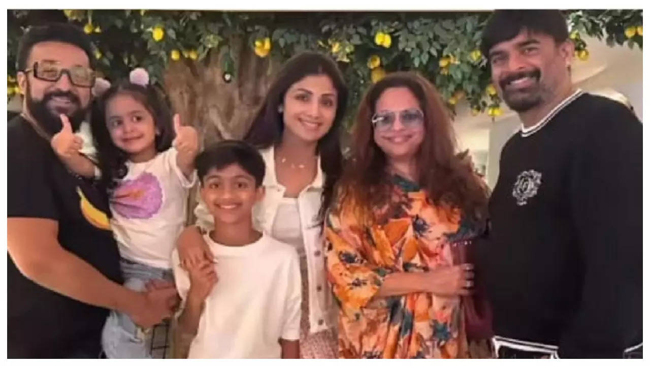 R Madhavan spends time with Shilpa and her family
