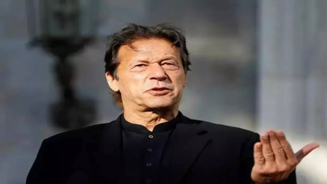 Pakistan: Islamabad court orders to produce Imran Khan and his wife on April 4