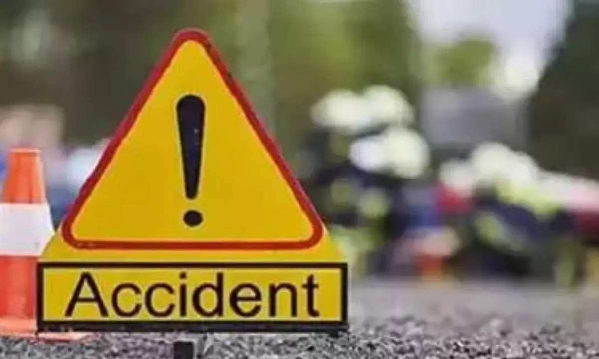 UP: Uncontrolled car crushes 2 to death in Chandauli