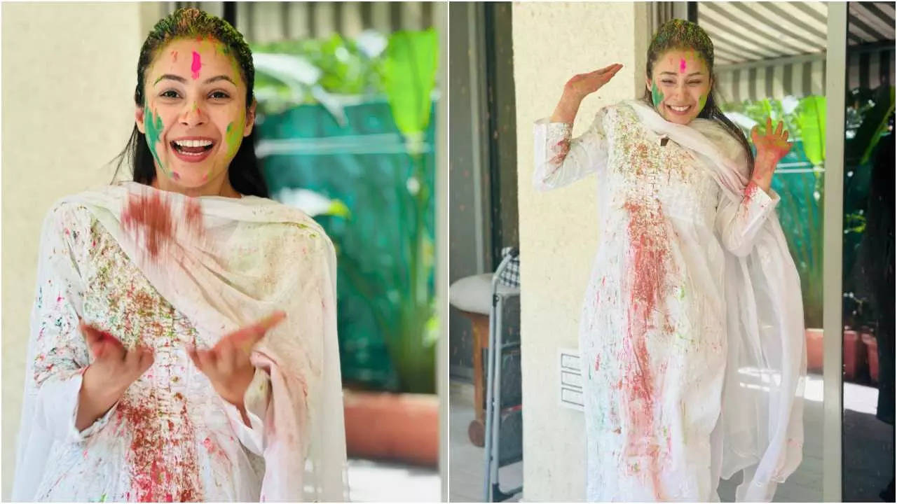 Shehnaaz Gill’s heat interplay with the paparazzi steals hearts, asks them to go residence and luxuriate in Holi with their family members | Hindi Film Information