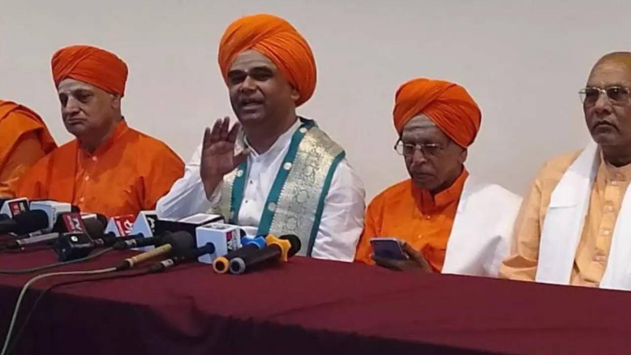 Lok Sabha elections: Dingaleshwar Swamiji to announce his decision tomorrow