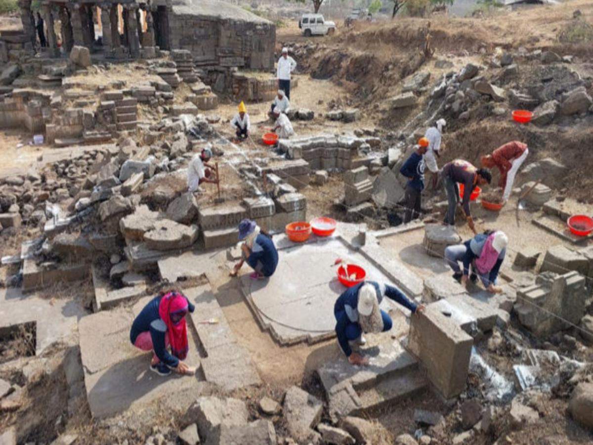 Maharashtra: Two temple foundations unearthed during excavation in Ambajogai