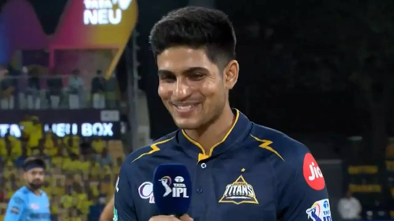 Watch: 'Bat first, sorry bowl first' - Gill's goof up at toss