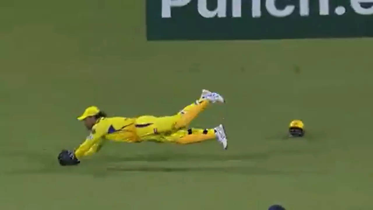 Watch: Dhoni's age-defying catch sends Chepauk into a frenzy