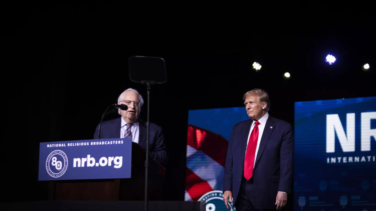 <p> Former president Donald Trump, the presumptive Republican nominee for president, is introduced at a campaign appearance in Nashville by David Friedman, his former ambassador to Israel, on Feb. 22, 2024. (Photo/NYT News Service)<br></p>
