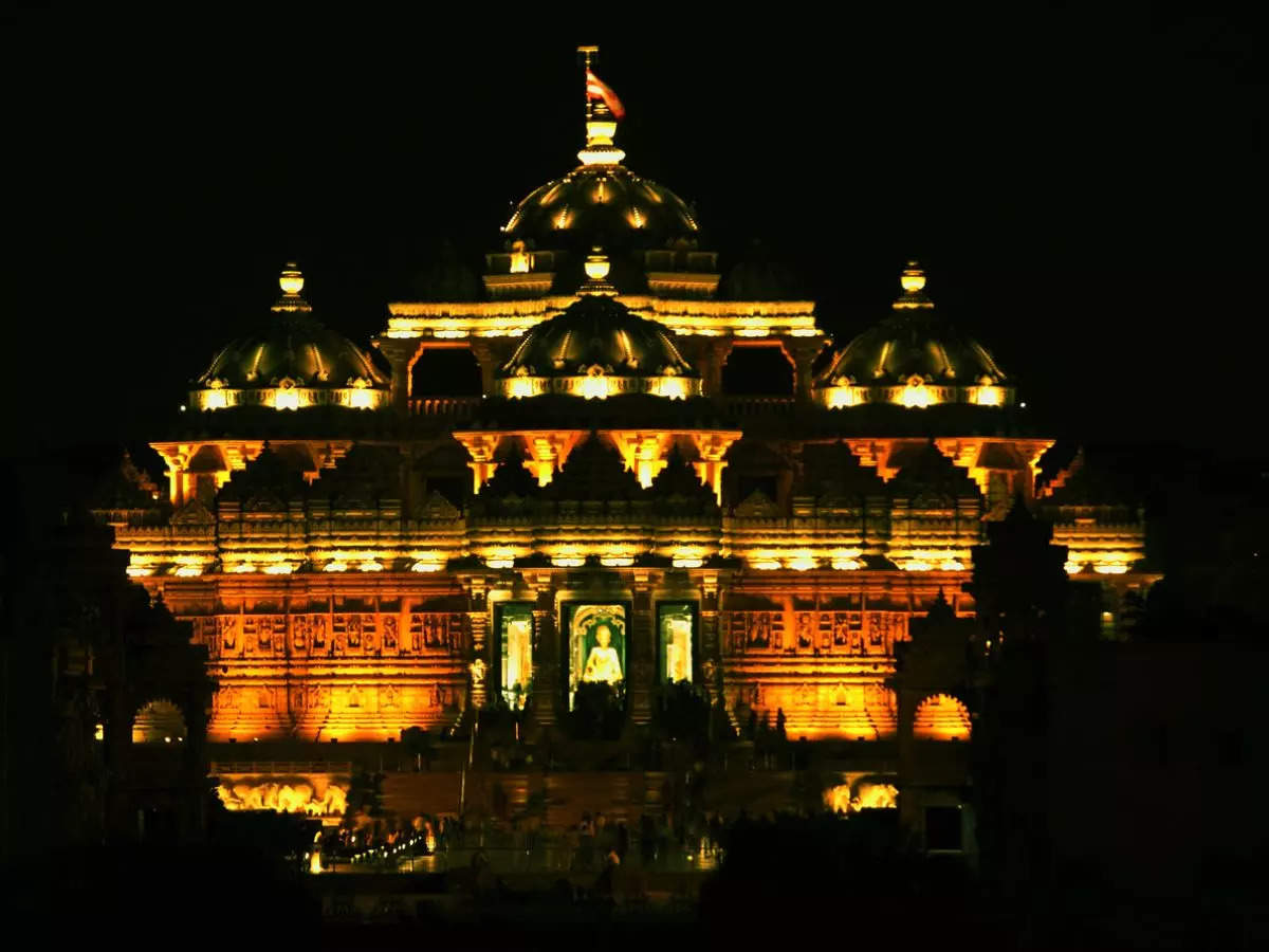 Why Akshardham Temple is a must-visit attraction in Delhi?