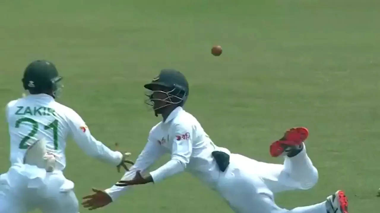 Watch: Three Bangladesh slip fielders drop a catch vs SL in 2nd Test