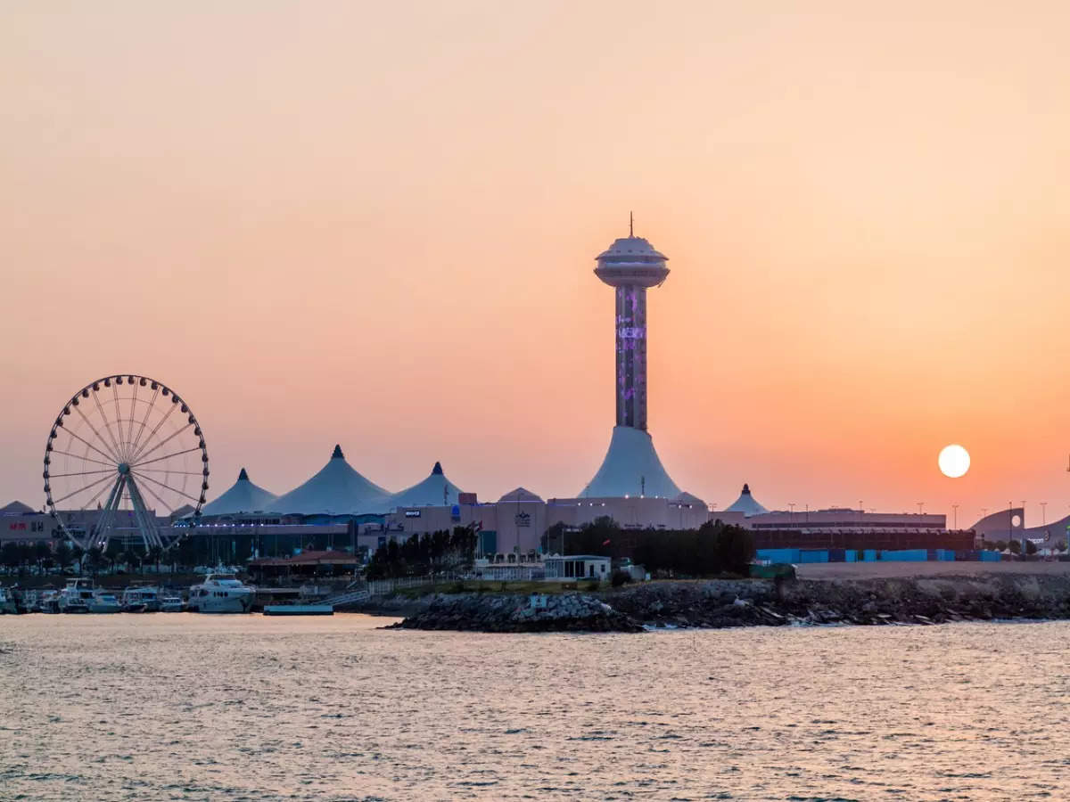 Going on a solo trip to Abu Dhabi? Here are 5 must-enjoy activities