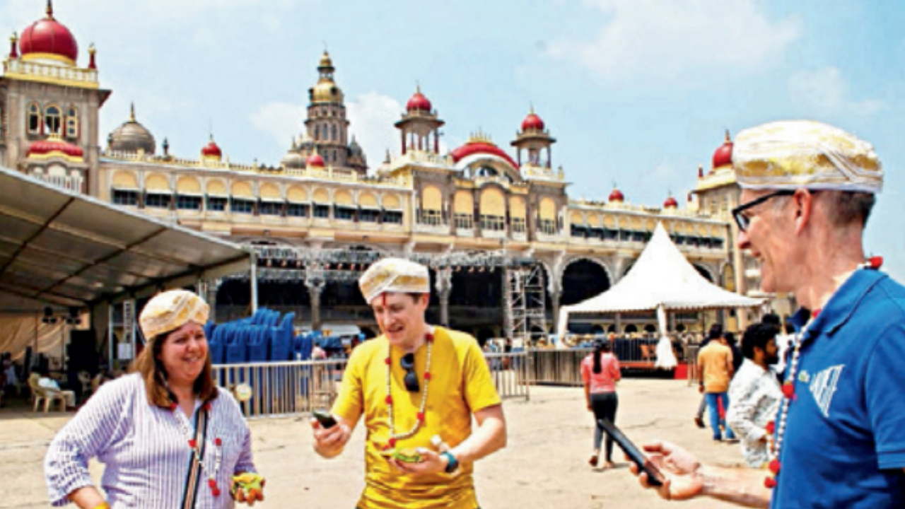 Tourists to Mysuru Palace breach 40 lakh mark for the first time