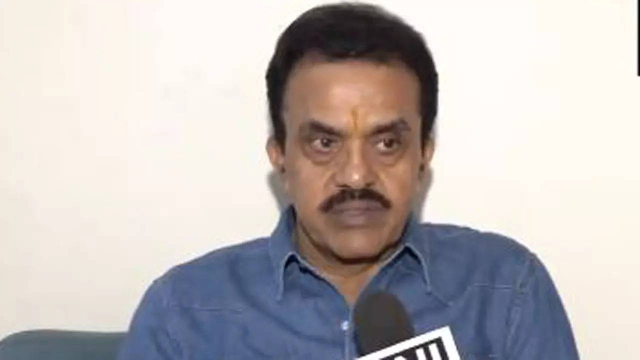 'Don't waste your energy ... ': Sanjay Nirupam's dig at Congress after party acts against him