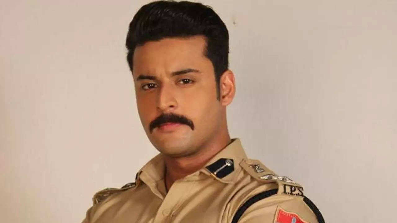 Shagun Pandey of 'Mera Balam Thanedaar': It is heartwarming to see my police officer's character strike a chord with the young generation