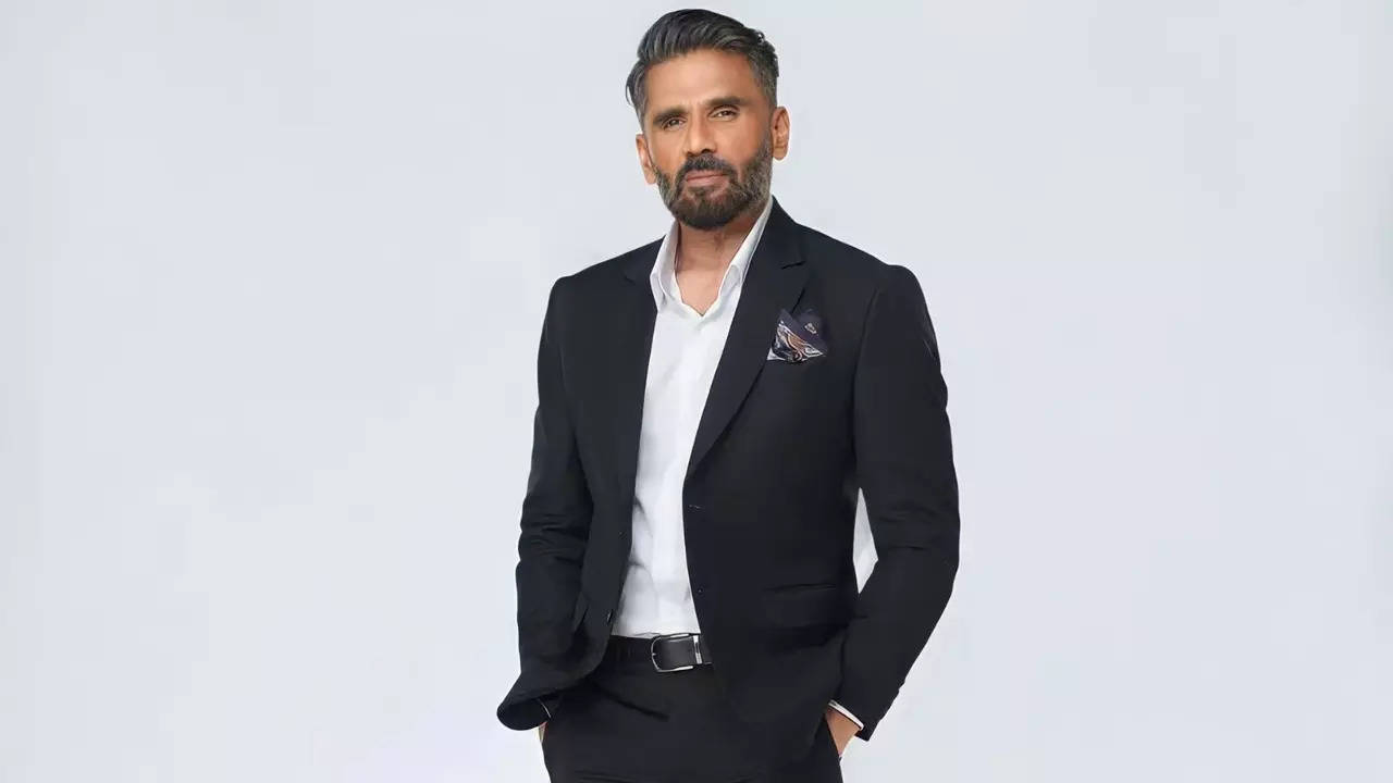 Watch: Suniel Shetty’s act of kindness takes the web by storm! |