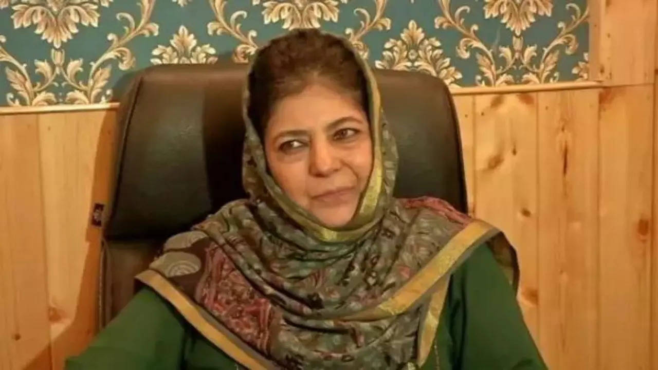 Mehbooba Mufti to fight against Ghulam Nabi Azad from Anantnag